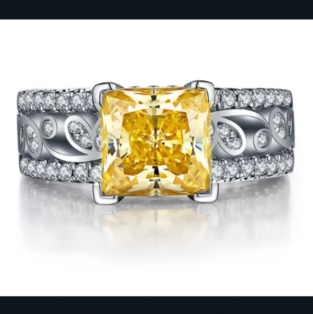 💛💛NEW💛💛EXQUISITE!! Yellow CZ Ring in 925 Sterling Silver 💛💛